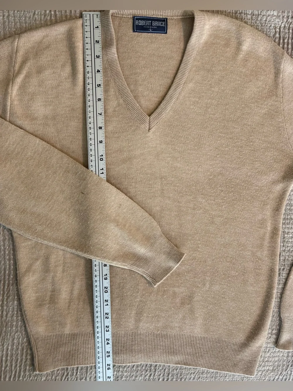 Vintage Robert Bruce USA Men’s L Beige V-Neck Fine Gauge Sweater